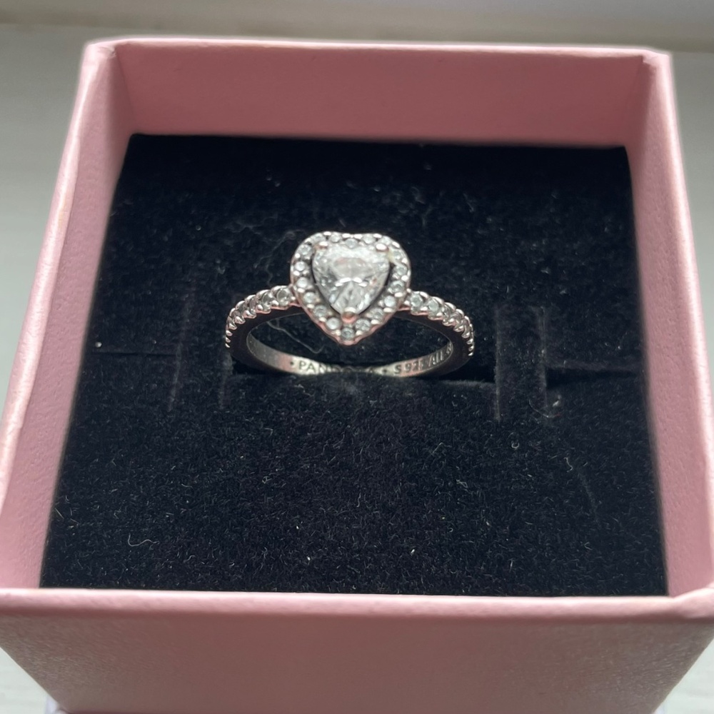 Pandora Elevated Heart Ring Size 4.5 - Picture 2 of 9